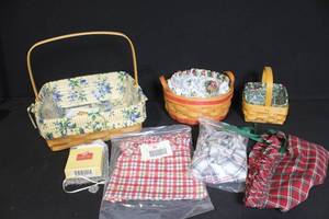 lot 191 image: Set of 3 Longaberger Handwoven Baskets with Liners and Protectors