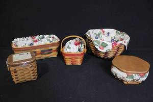 lot 197 image: Set of 5 Longaberger Handwoven Baskets with Fabric Liners and Lids