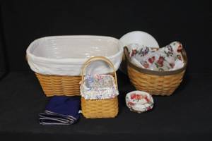 lot 206 image: Longaberger Basket Collection with Liners, Cloths, and Lids