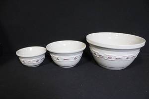 lot 217 image: Set of 3 Roseville Ohio Stoneware Mixing Bowls with Red Floral Band