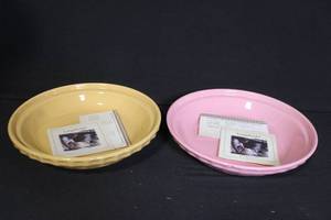 lot 226 image: Longaberger Grandma Bonnies Pie Plates Butternut and Pink with Original Boxes