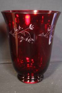 lot 233 image: Longaberger Red Etched Glass Hurricane Vase