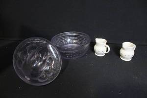 lot 252 image: Longaberger Lavender Glass Easter Bunny Dish with 2 Miniature Milk Pitchers