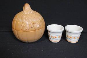 lot 258 image: Longaberger Milk Glass Pumpkin Dish and Candy Corn Votive Set