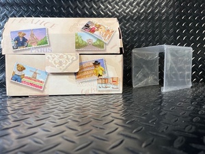 lot 298 image: A Bears Life On Holiday Collectible Box with Figurines and Cards