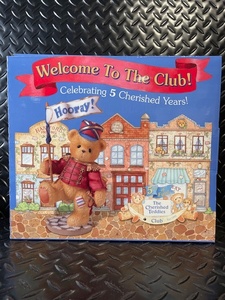 lot 299 image: Cherished Teddies 5th Anniversary Club Kit with Parade Bear Figurine