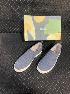 lot 31B image: Earth Zen Grove Indigo Multi Vegan Slip-On Shoes Size 8 with Box