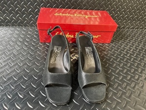 lot 31H image: Salvatore Ferragamo Thana Black Lizard Print Slingback Heels Size 7.5C with Box