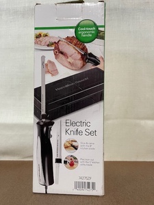 lot 35 image: Hamilton Beach Electric Knife Set with Case