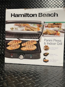 lot 105 image: Hamilton Beach Panini Press and Indoor Grill 25334-MX
