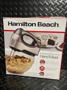 lot 139 image: Hamilton Beach 6 Speed Hand Mixer with Attachments 300 Watts