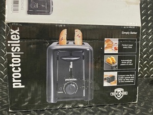 lot 227 image: Proctor Silex 2-Slice Toaster with Multiple Shade Settings