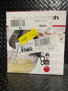 lot 286 image: Hamilton Beach 6-Speed Hand Mixer with Snap-On Case