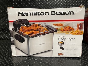 lot A-398 image: Hamilton Beach 21 Cup Deep Fryer with Basket and Adjustable Temperature Control