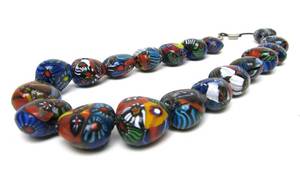 lot 7 image: Great Looking Large Hand Blown Glass Bead Necklace #2