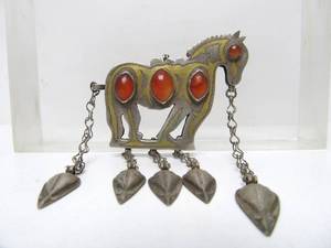 lot 38 image: Large Antique Genuine Turkoman Silver Horse Pendant