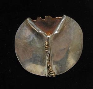 lot 65 image: Sculptural Modernist Sterling Silver & Copper Brooch