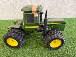 lot 31 image: Pacesetter 1983 #1 in Series 4 WD Decanter