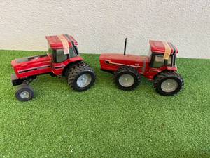 lot 36 image: International Pacesetter Decanters