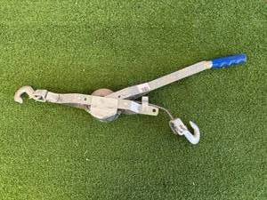 lot 39 image: 1 Ton Cable Puller