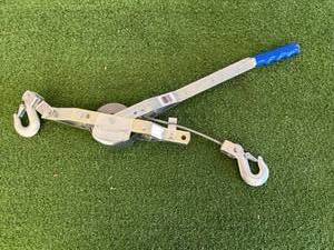 lot 40 image: 1 Ton Cable Puller