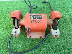 lot 47 image: Small Ashland Bench Ginder Model 1782