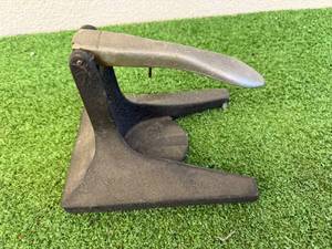 lot 57 image: Vintage Cast Iron Beer Counter Top Can Opener