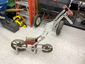 lot 6 image: Precision Garden Seeder Model 1001B