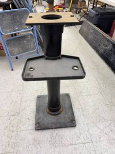 lot 24 image: Shop Stand