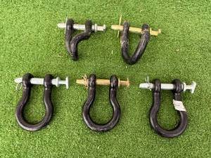 lot 28 image: Clevis