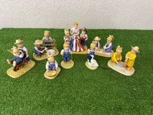 lot 127 image: Denim Days Figures