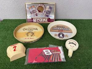 lot 128 image: Budweiser Racing Flag, Beer Trays & Keystone Mirror