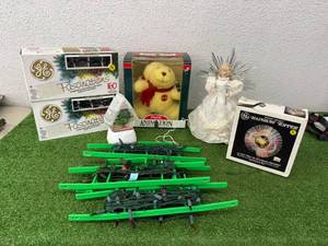 lot 133 image: Mixed Holiday Lot