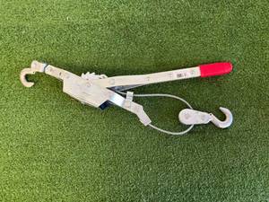 lot 145 image: 2 Ton Come-A-Long