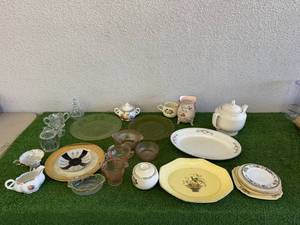 lot 152 image: Pink & Yellow Glass, Platters & Glassware