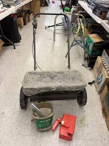 lot 169 image: Drop Spreader & Hand Spreaders