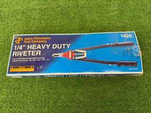 lot 185 image: 14 Heavy Duty Riveter