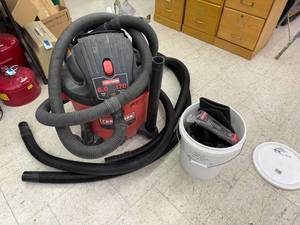 lot 209 image: Craftsman 6 HP Ship Vac with Lots of Extras
