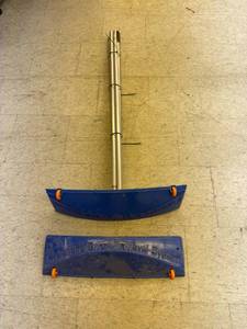 lot 212 image: Snow Roof Rake
