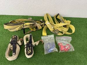 lot 218 image: Tie Down Straps