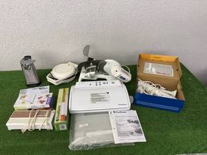 lot 261 image: Food Saver, Slicer, Can Opener & Turbo Hand Blender