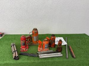 lot 11 image: Bottle Jacks