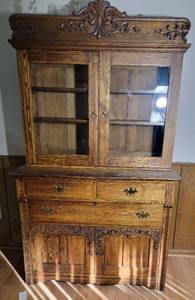 lot 21 image: Antique Oak Kitchen Cupboard