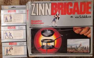 lot 308 image: Vintage German Zinn Brigade Soldier Casting Kit plus Forms