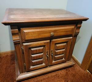 lot 24 image: Retro Sumter Korn Cabinet Nightstand