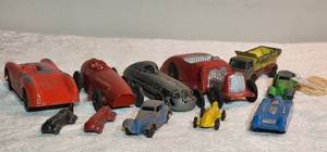 lot 411 image: Vintage Tootsie Toy and Midgetoy Car Collection