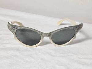 lot 89 image: Ray-Ban Haylen Glitter Cat-Eye Sunglasses - SilverIvory