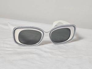 lot 91 image: Vintage B&L Ray-Ban USA BUENA White Mod Rectangular Sunglasses