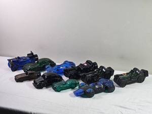 lot 433 image: Lot of Vintage Avon Straight Eight & Windjammer Car Aftershave Bottles  Decorative Glass Auto Collection