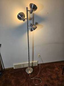 lot 428 image: Brushed Steel 3-Head Adjustable Floor Lamp
